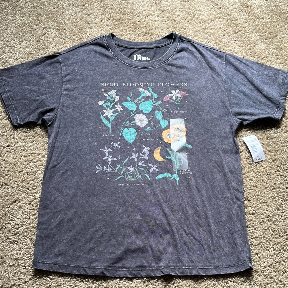 NWT Doe Vintage Night Blooming Flowers Oversized Tee size small